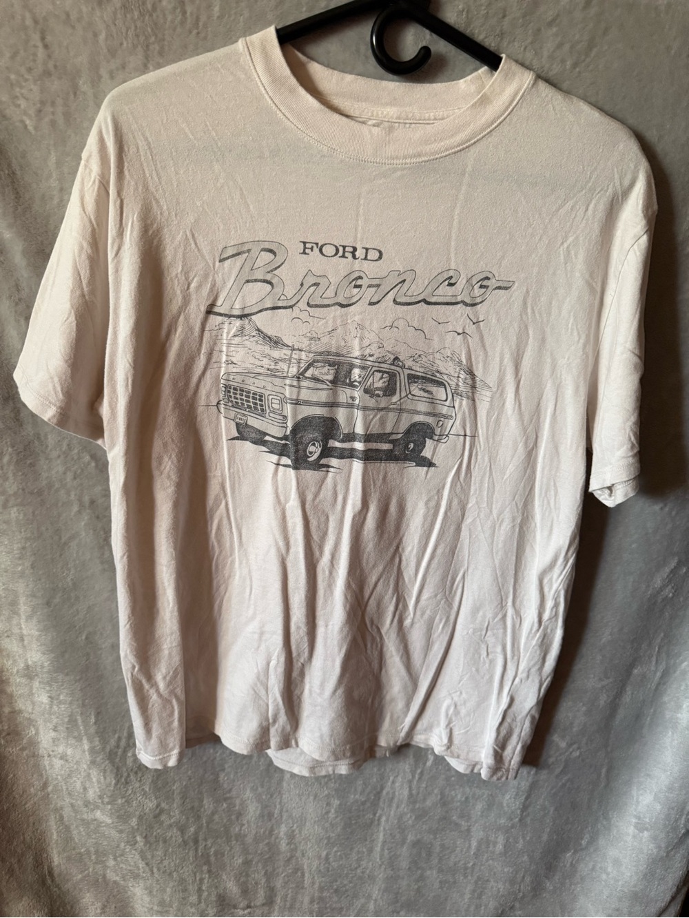 Abercrombie & Fitch Ford Bronco Graphic Tee - Cream